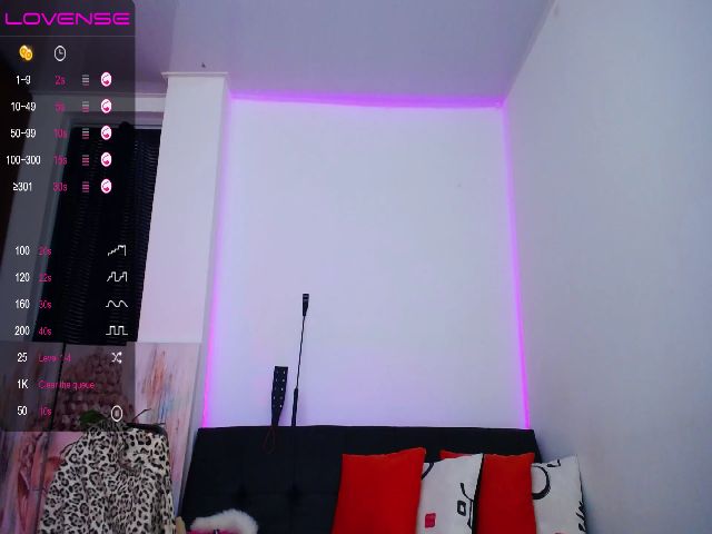 Live sex webcam photo for Gina_bonnet #271026465