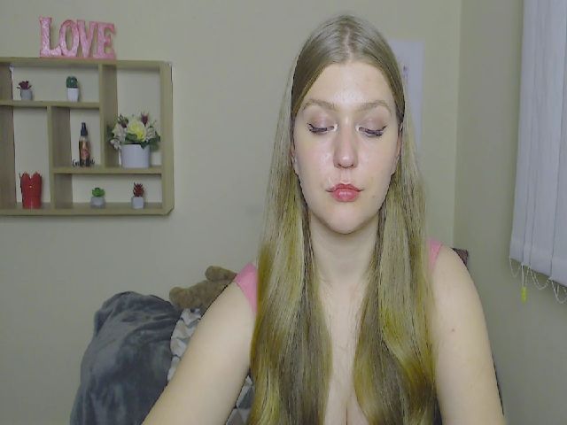 Live sex webcam photo for YummySwetts #271017262