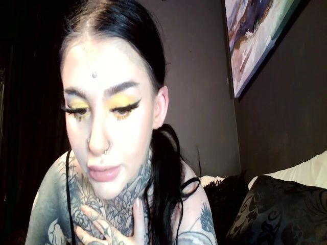 Live sex webcam photo for TATTOOBAMBI #271027055