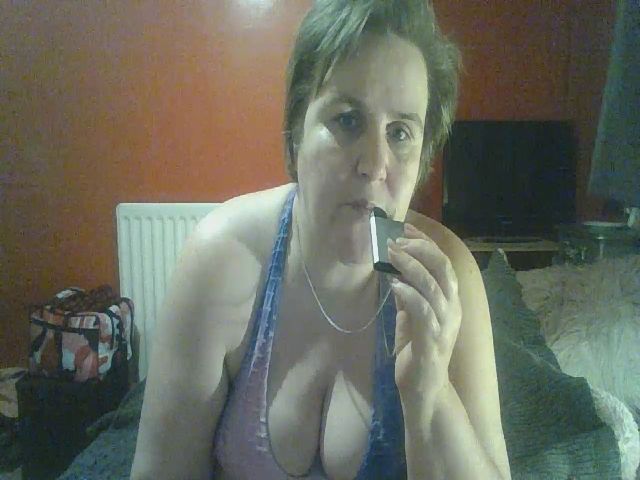 Live sex webcam photo for YUMMYMUMMY39 #271018187