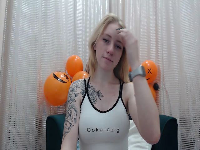 Live sex webcam photo for RedBerryy #271017506