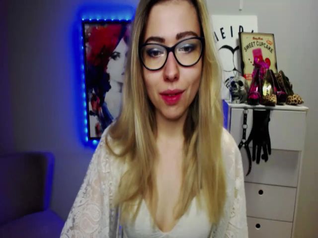 Live sex webcam photo for HeidiFLOWER #271020363