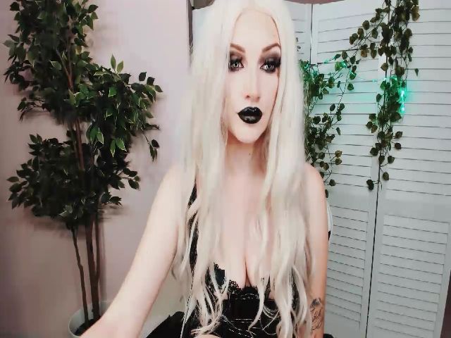 Live sex webcam photo for JuliaWilson #271025651