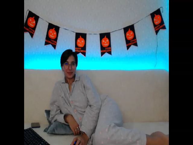 Live sex webcam photo for Miss_Selina4u #271026706