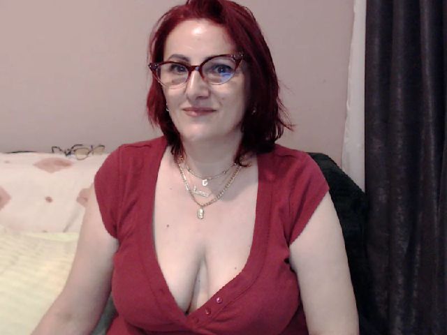 Live sex webcam photo for Elssye #271018557