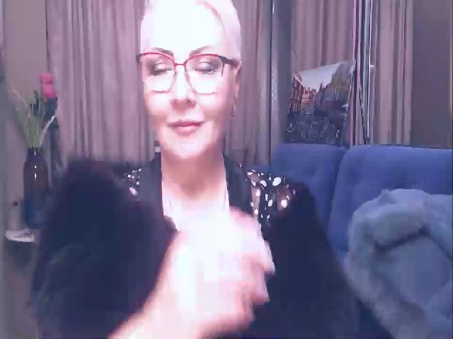 Live sex webcam photo for LadyXAnna #271023825