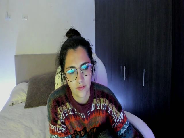 Live sex webcam photo for Amelie_moon_ #271017818