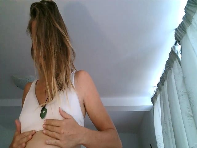 Live sex webcam photo for CallMeMaria #271021294