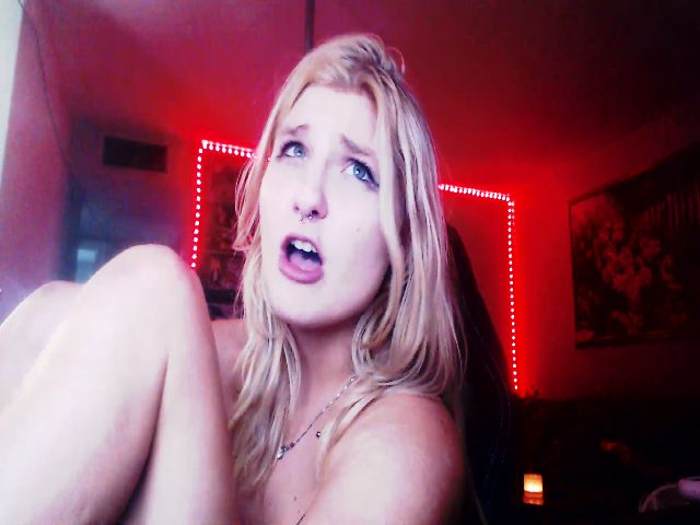 Live sex webcam photo for Whorde #271025825