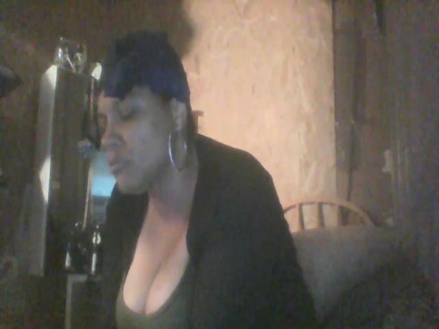 Live sex webcam photo for LailaRedd19 #271024068