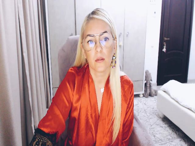 Live sex webcam photo for A_Sweet_Girl_ #271018881