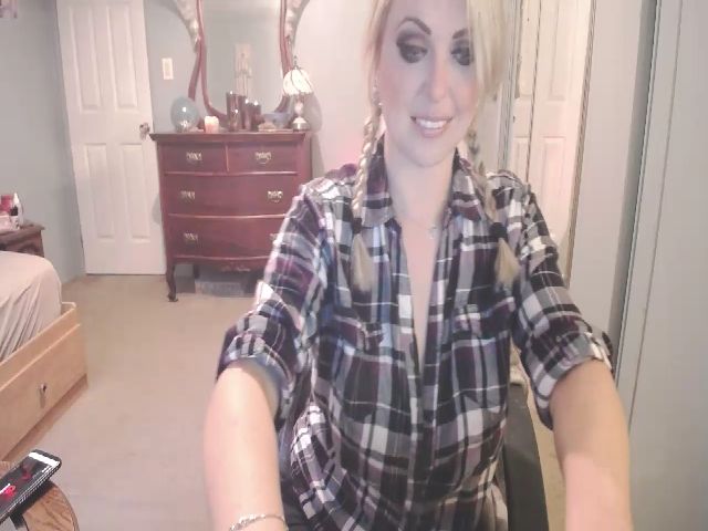 Live sex webcam photo for Farmer_Daisy #271026603