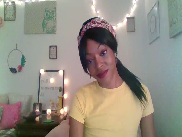 Live sex webcam photo for GirlNextD00r3 #271023759