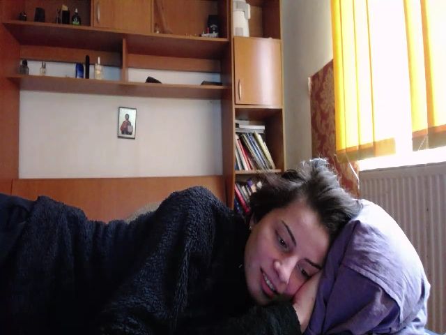 Live sex webcam photo for PetiteAntonia #271020452