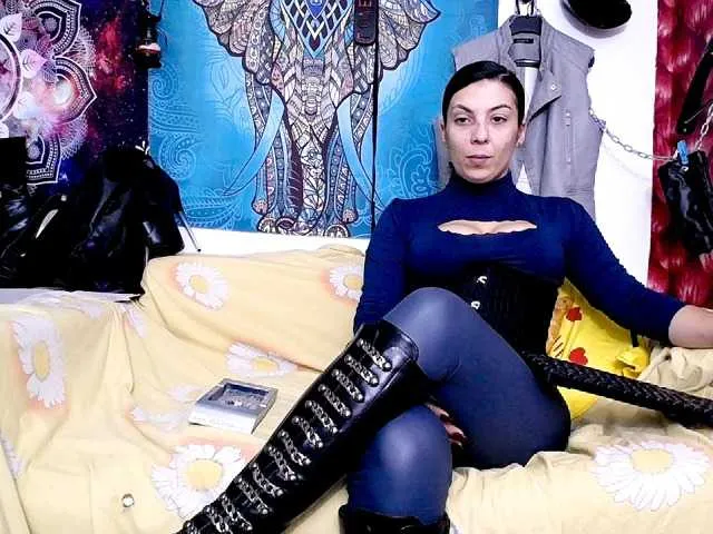 Live sex webcam photo for GoddessShae #271019847