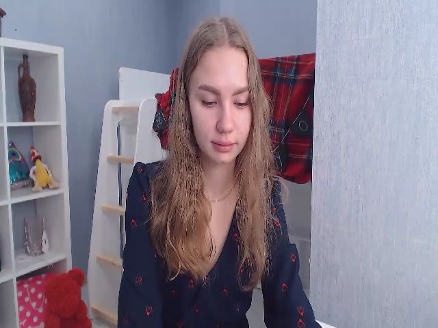 Live sex webcam photo for KatrinNovak #271018894