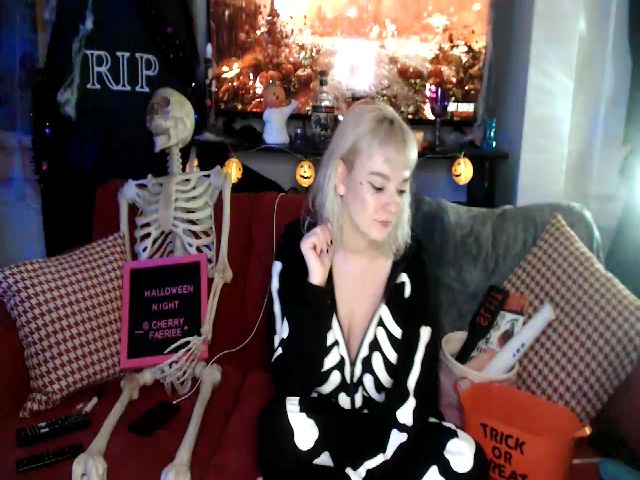 Live sex webcam photo for cherryfaeriee #271017725