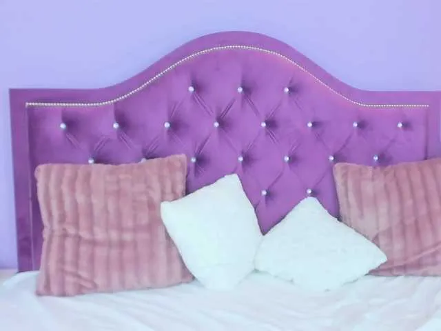 Live sex webcam photo for SarraKiss #271017177