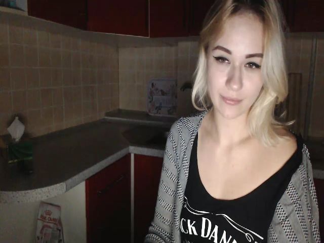 Live sex webcam photo for LeyaRoyal #271018027