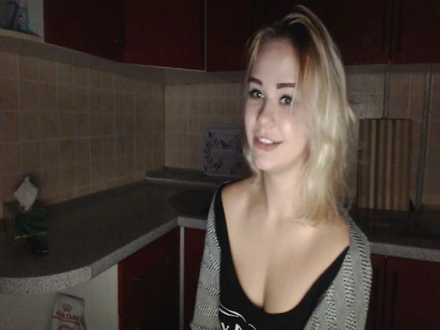 Live sex webcam photo for LeyaRoyal #271018337