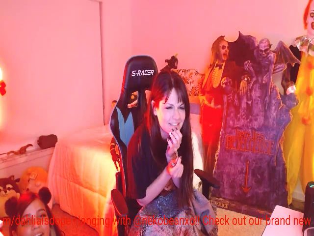 Live sex webcam photo for DahliaIsDopey #271020275