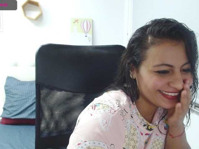 Live sex webcam photo for isabella-05 #271019842