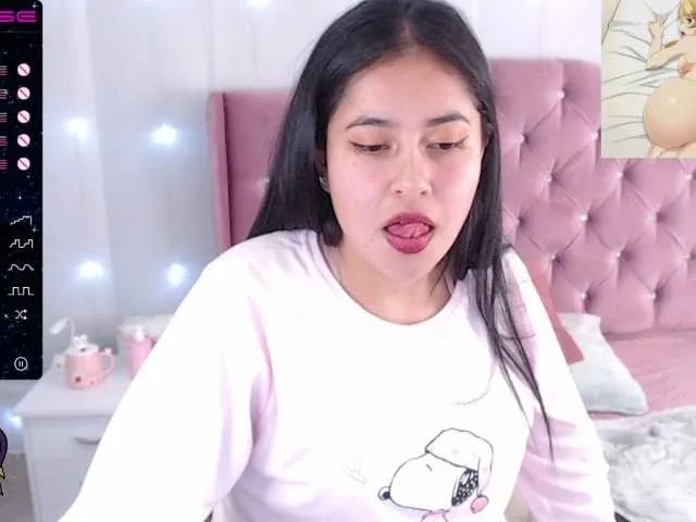 Live sex webcam photo for zelda-19 #271025361
