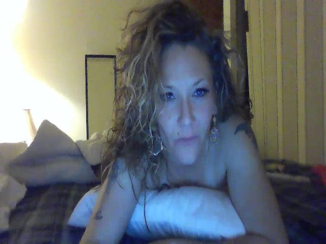 Live sex webcam photo for HarperCole78 #271019240