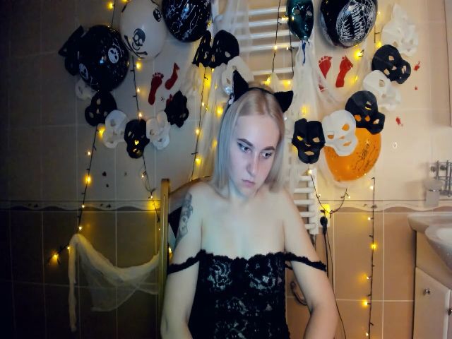 Live sex webcam photo for HannaLismont #271017917