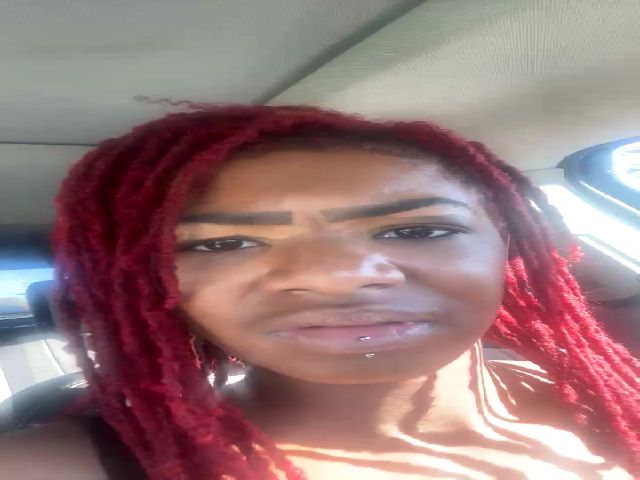 Live sex webcam photo for SexyCarmel34 #271025415