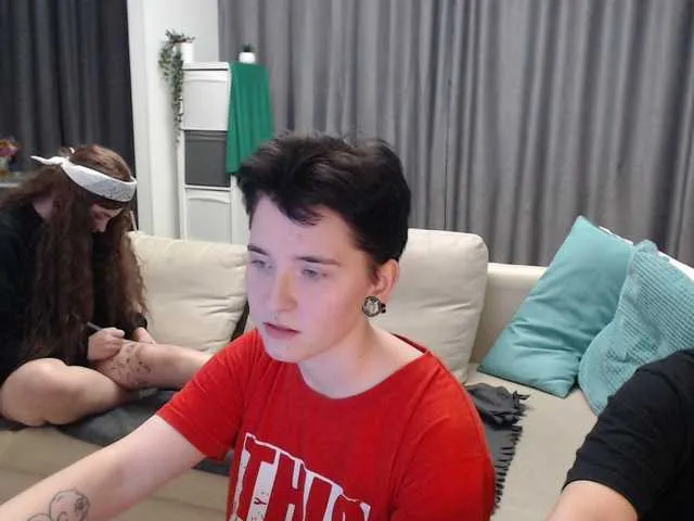 Live sex webcam photo for BugaGirls #271037552