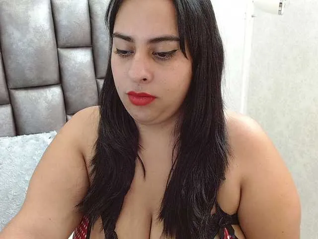 Live sex webcam photo for AndreinaGomez #271038884