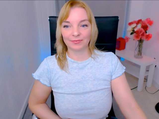 Live sex webcam photo for ReganLovely #271030960