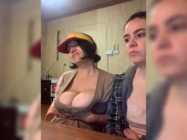 Live sex webcam photo for Katernia48 #271033458