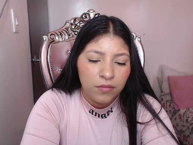 Live sex webcam photo for holly20a #287994974