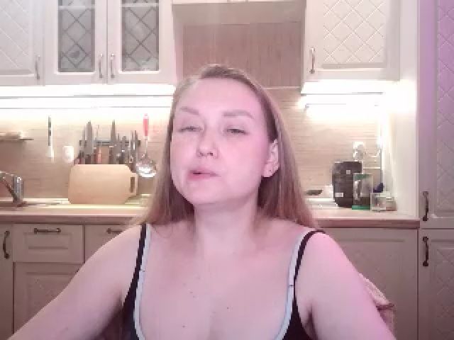 Live sex webcam photo for JaneGrey111 #271035344