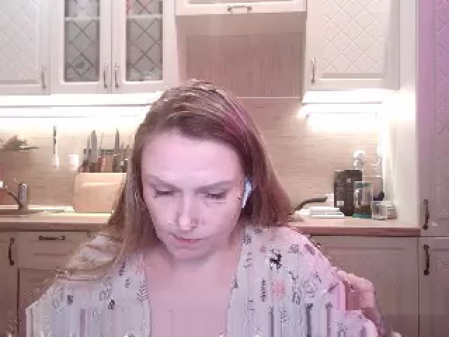 Live sex webcam photo for JaneGrey111 #271036802