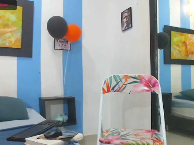 Live sex webcam photo for Analia-Baker #271038732