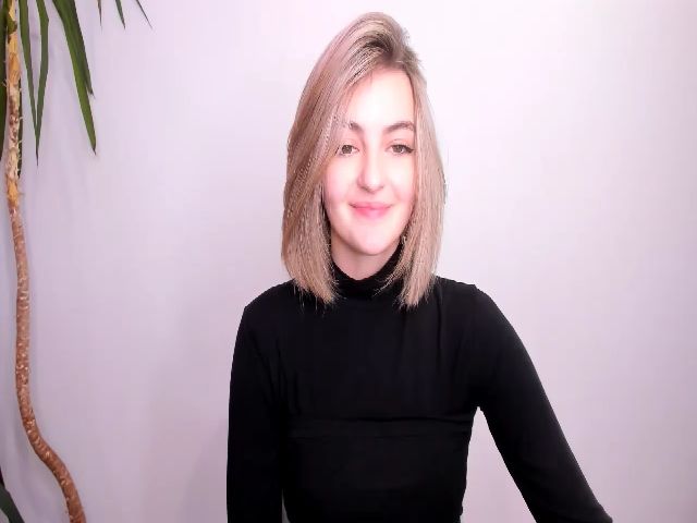 Live sex webcam photo for HelelGretta #271035424