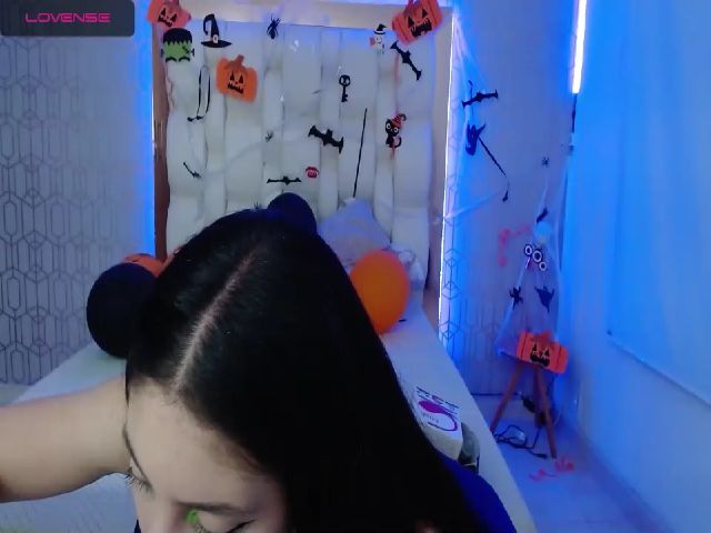 Live sex webcam photo for Emily_evans18 #271028949