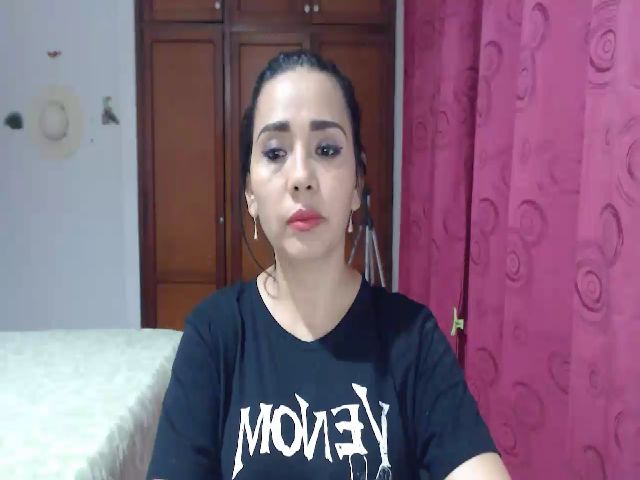 Live sex webcam photo for CristySavoy #271029702