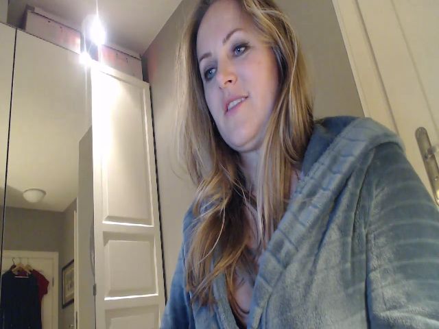 Live sex webcam photo for JustLily #271041252