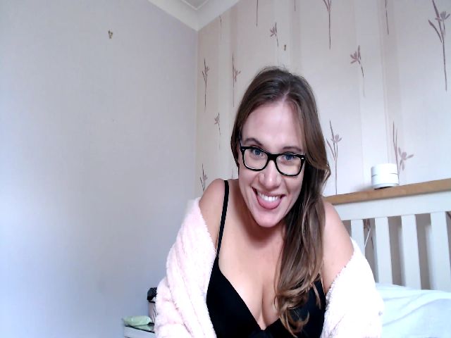 Live sex webcam photo for JennyMFC #271034759