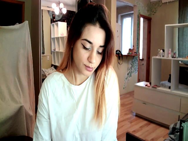 Live sex webcam photo for Lexy_hott #271032303