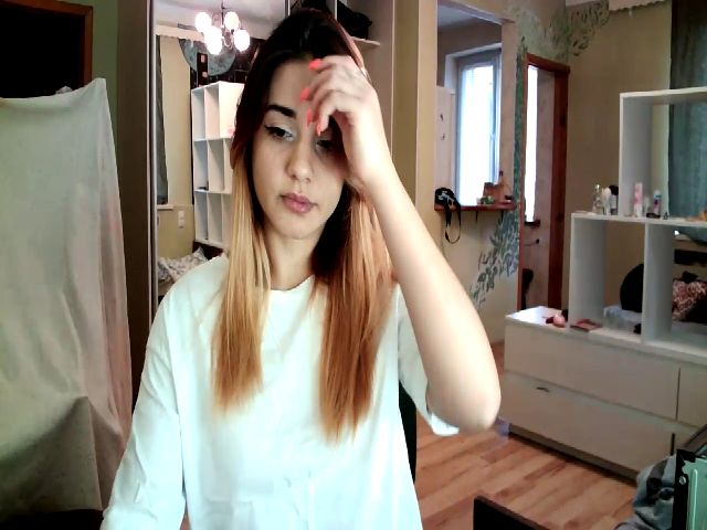 Live sex webcam photo for Lexy_hott #271032566