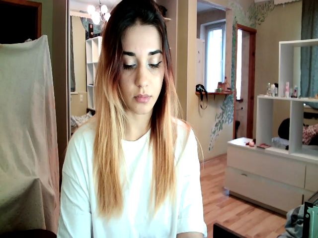 Live sex webcam photo for Lexy_hott #271032908