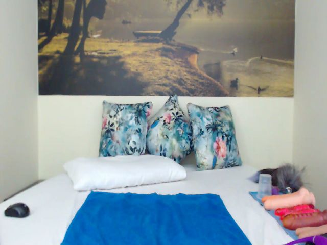 Live sex webcam photo for AikoTailor #287876777