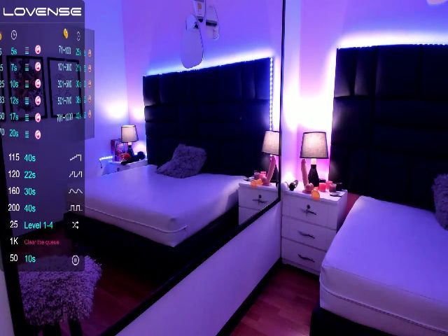 Live sex webcam photo for Shantalsweet #271039461