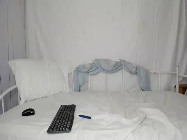 Live sex webcam photo for summer4413 #271036812
