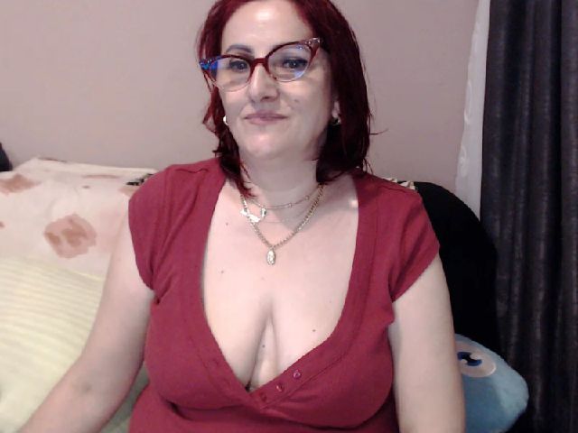 Live sex webcam photo for Elssye #271031488